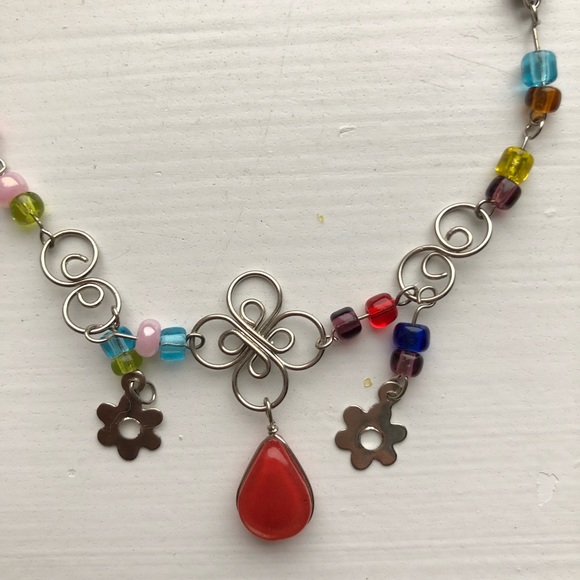 Silver wire & colorful beaded floral bracelet - Picture 2 of 8